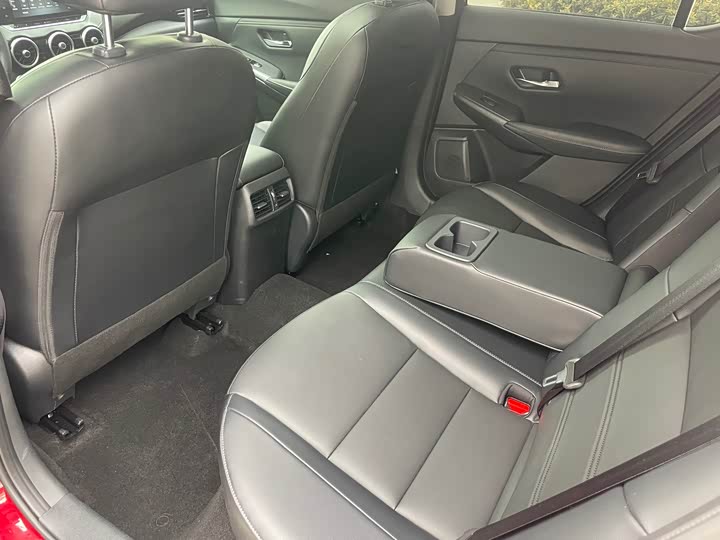 Фото 7 - Nissan Sylphy