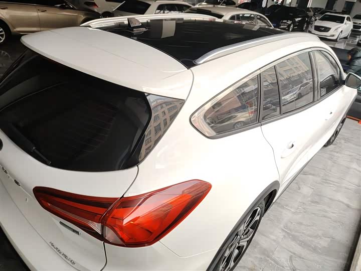 Фото 7 - Ford Focus