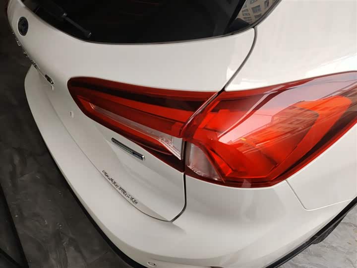 Фото 8 - Ford Focus