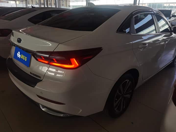 Фото 3 - Ford Escort