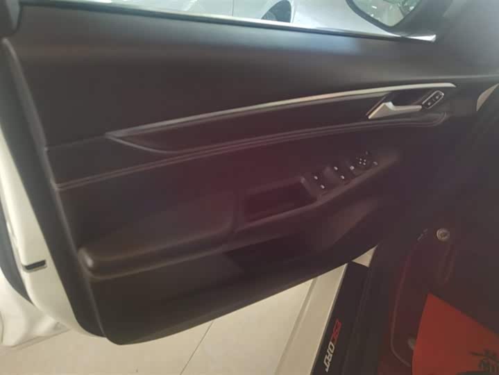 Фото 7 - Ford Escort