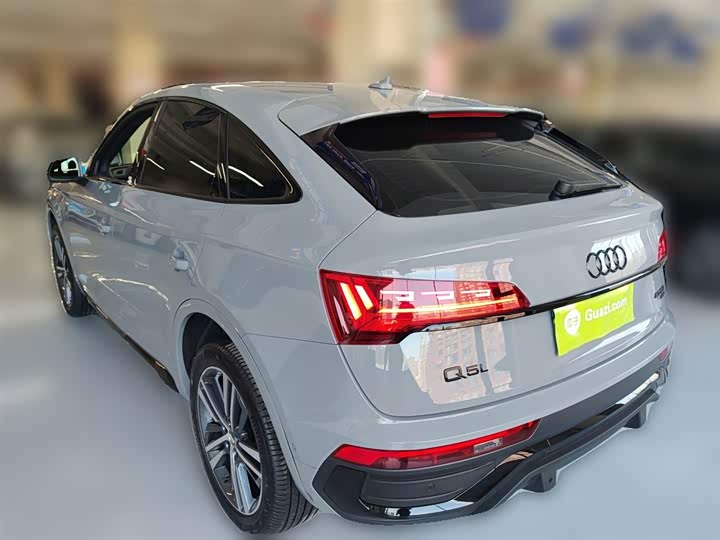 Фото 9 - Audi Q5L Sportback