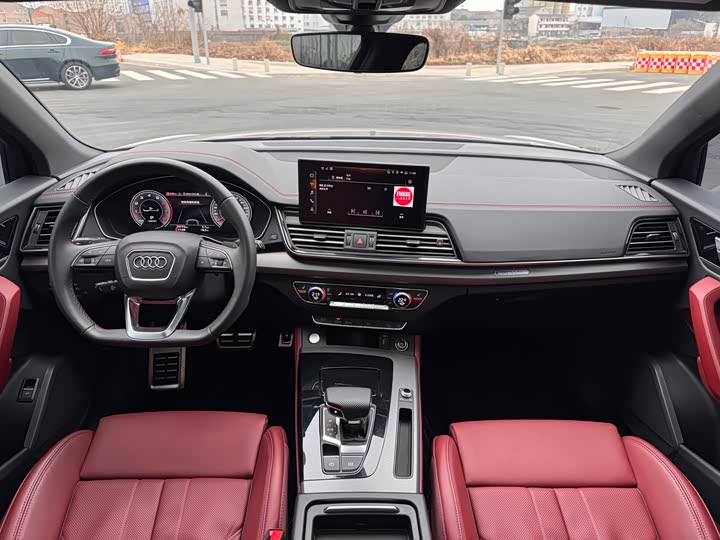 Фото 4 - Audi Q5L