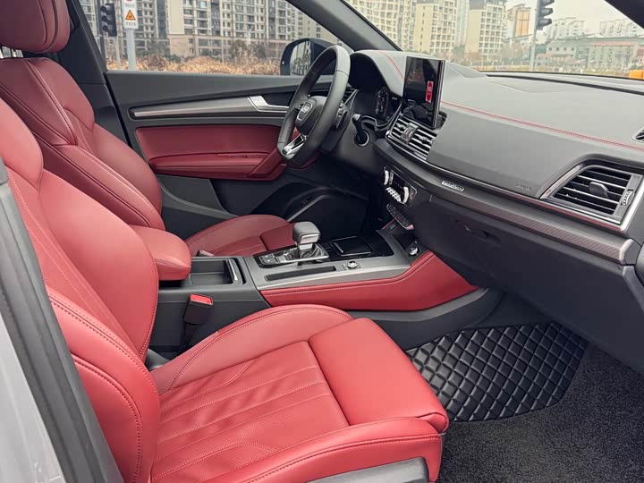 Фото 5 - Audi Q5L