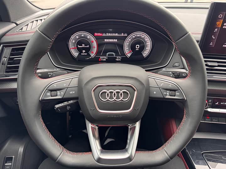 Фото 7 - Audi Q5L