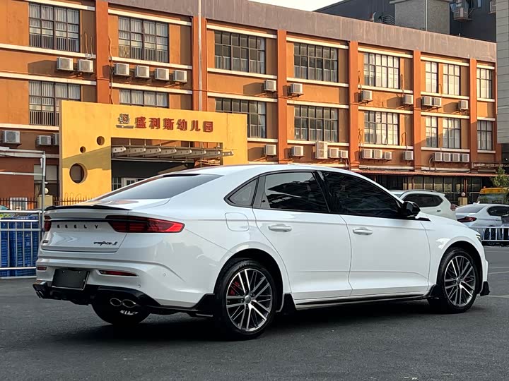 Фото 5 - Geely Preface