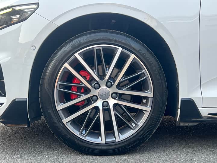 Фото 8 - Geely Preface