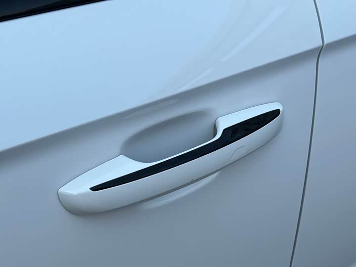 Фото 9 - Geely Preface