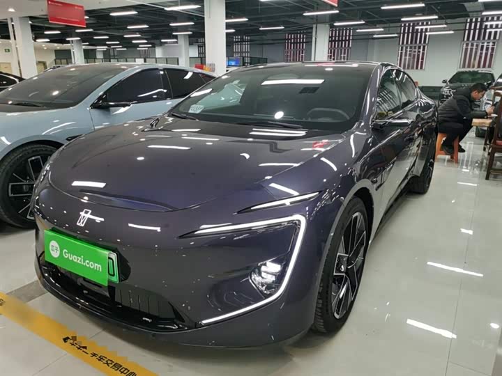 Фото 1 - Avatr 12