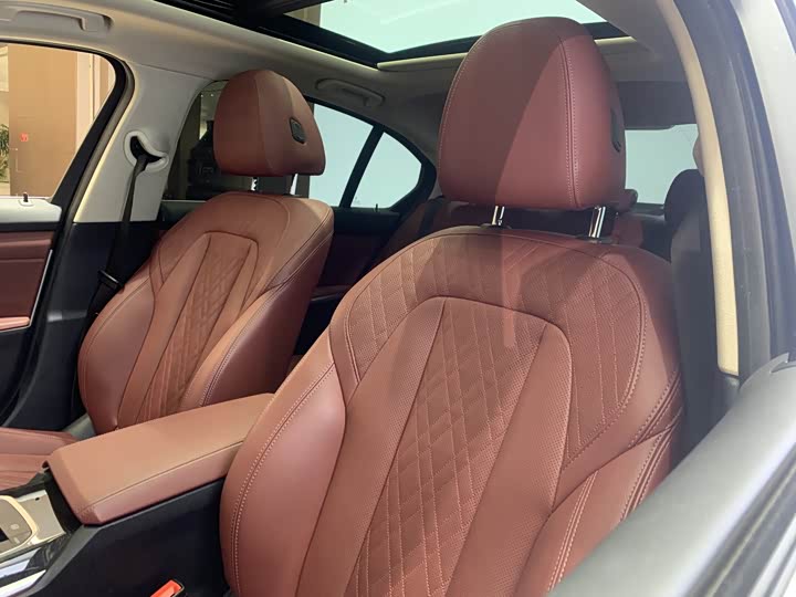 Фото 9 - BMW 3 Series