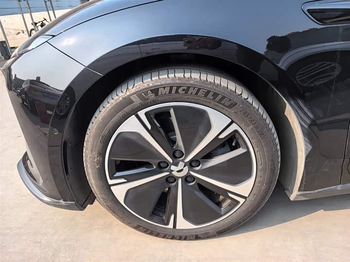 Фото 7 - Nio ET5T