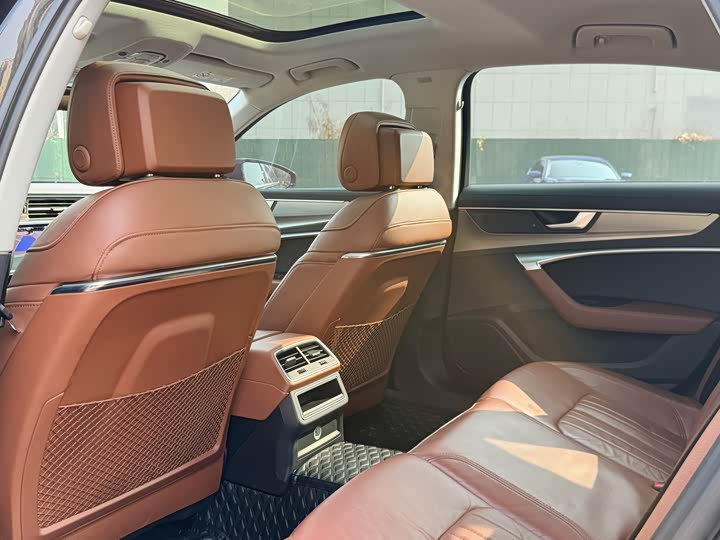 Фото 5 - Audi A6L