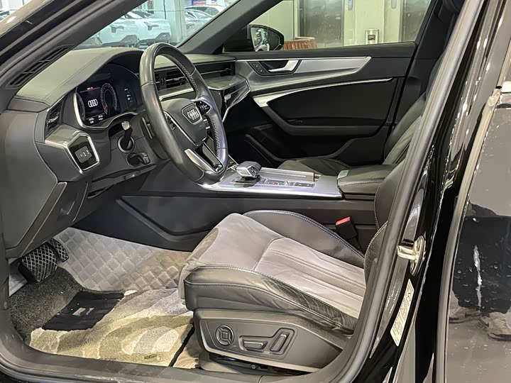 Фото 4 - Audi A6L