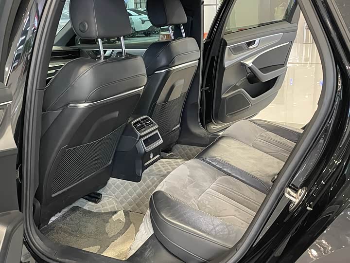 Фото 5 - Audi A6L