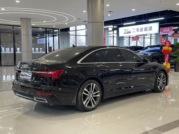 Фото 9 - Audi A6L