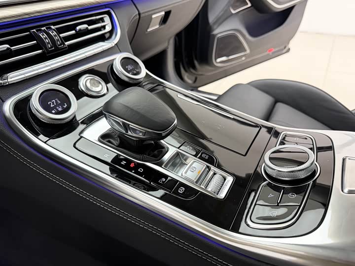 Фото 8 - Hongqi H9