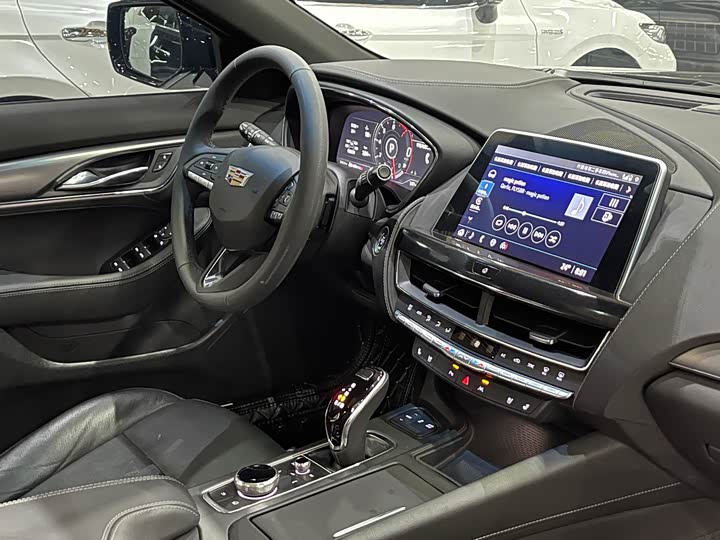 Фото 9 - Cadillac CT5