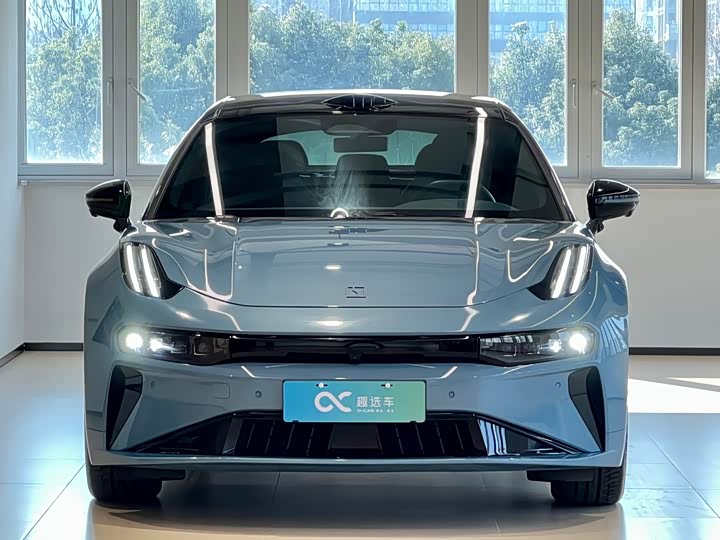 Фото 3 - Zeekr 001