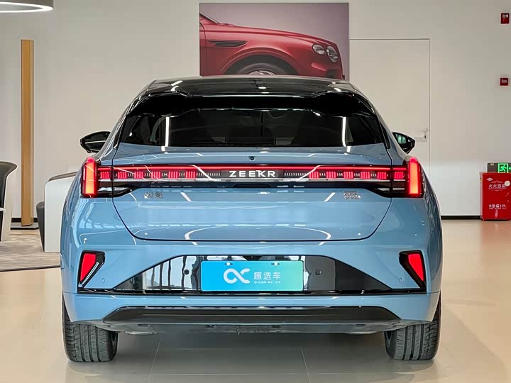 Фото 6 - Zeekr 001