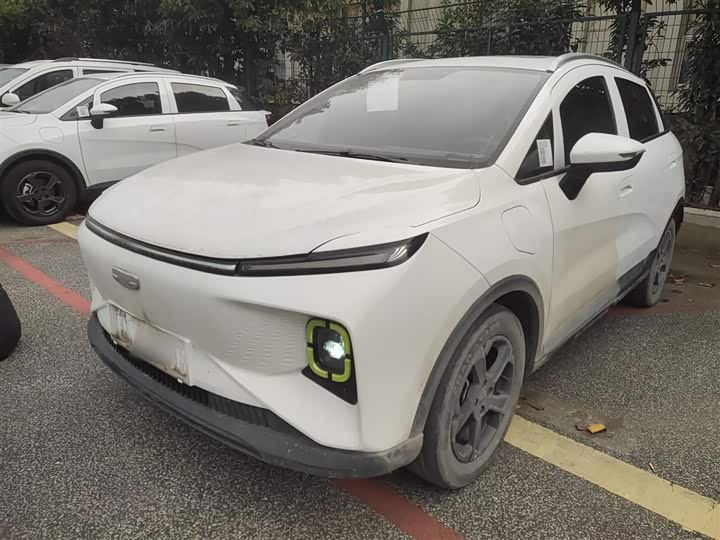 Фото 2 - Geely Geometry E Firefly