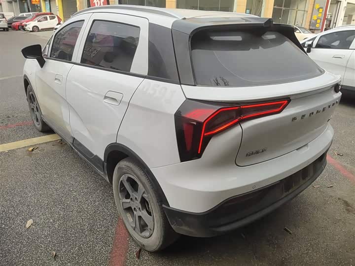 Фото 5 - Geely Geometry E Firefly