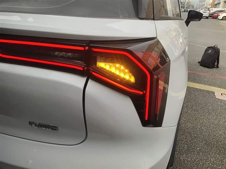 Фото 8 - Geely Geometry E Firefly