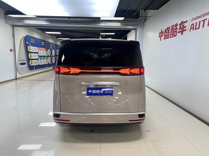 Фото 4 - Denza D9