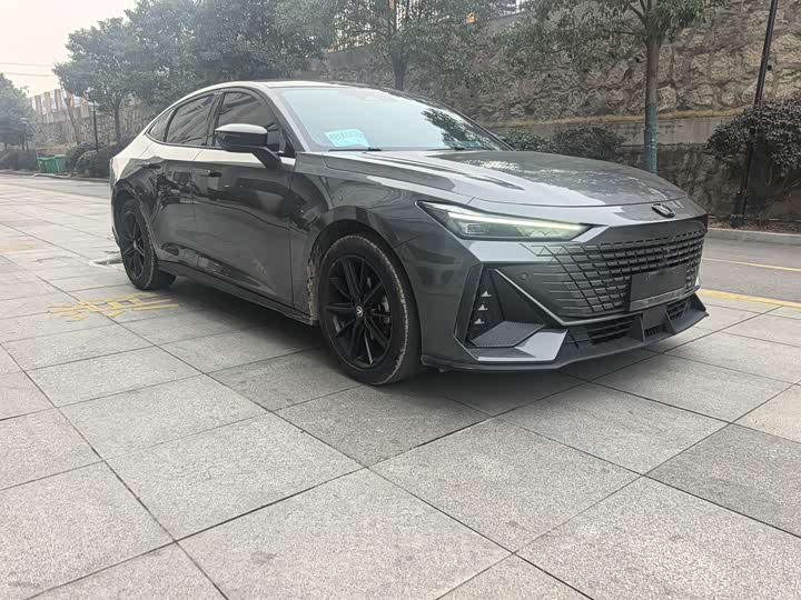 Фото 7 - Changan UNI-V