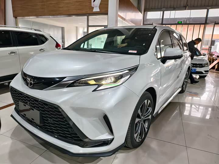 Фото 1 - Toyota Granvia