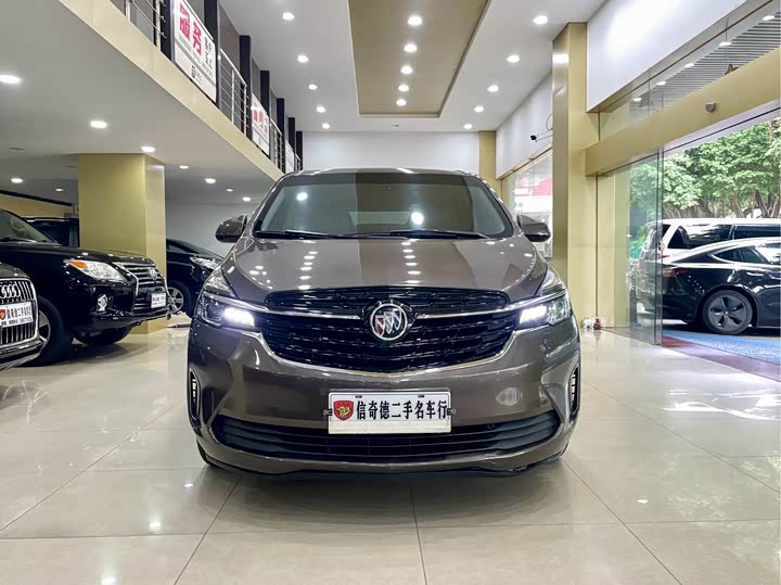 Фото 4 - Buick GL8 ES