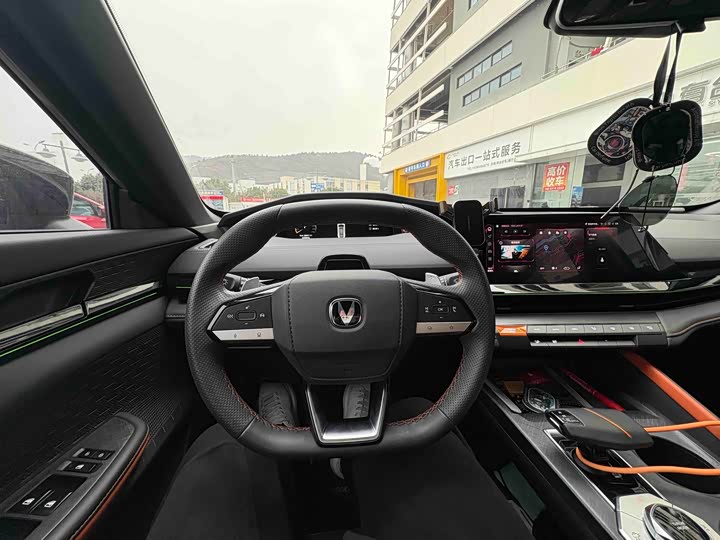 Фото 8 - Changan UNI-V