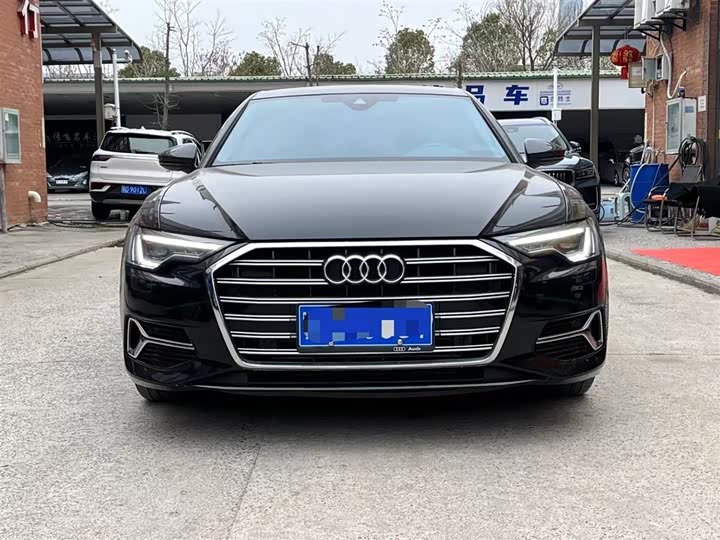 Фото 2 - Audi A6L