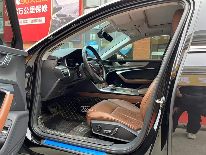 Фото 4 - Audi A6L