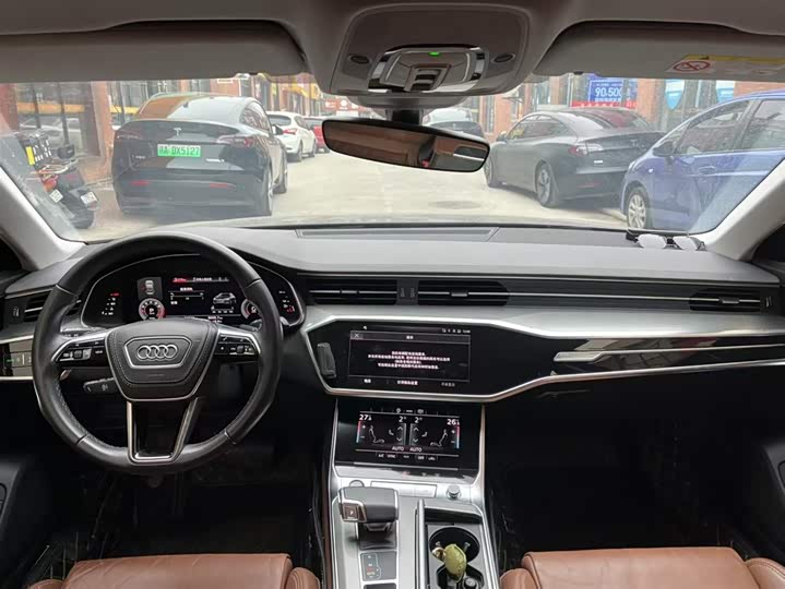 Фото 5 - Audi A6L