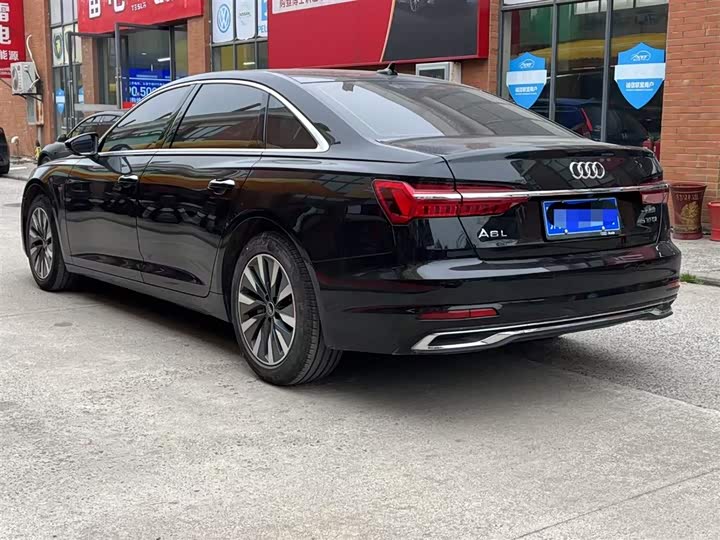 Фото 7 - Audi A6L
