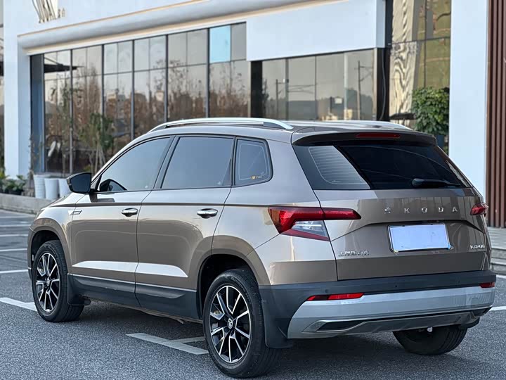 Фото 4 - Skoda Karoq