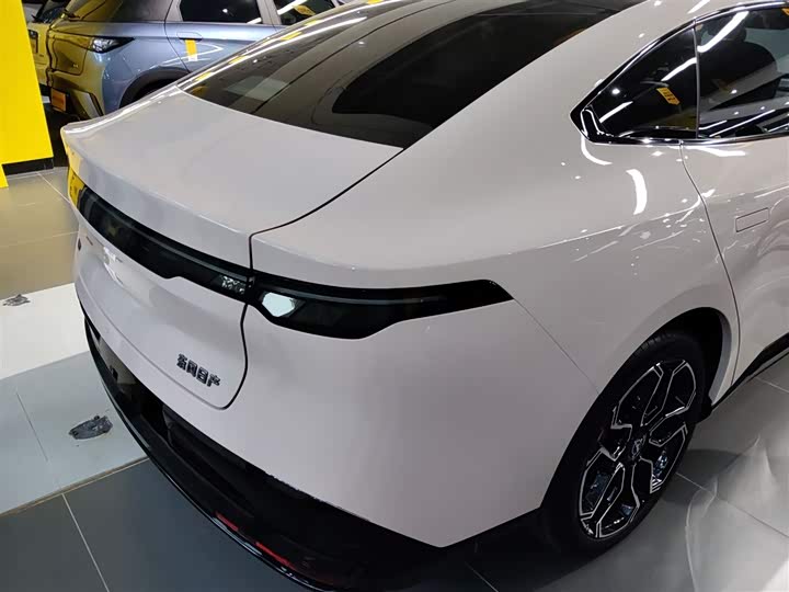 Фото 8 - Nissan N7