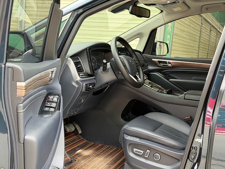 Фото 7 - GAC Trumpchi M8