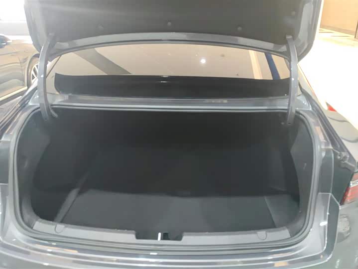 Фото 4 - Geely Preface