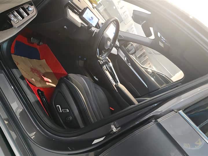 Фото 9 - Geely Preface