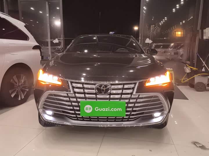 Фото 3 - Toyota Avalon