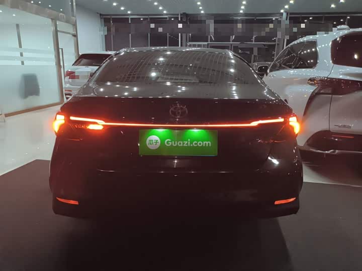 Фото 6 - Toyota Avalon