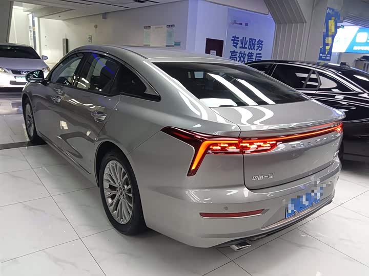 Фото 5 - Bestune B70