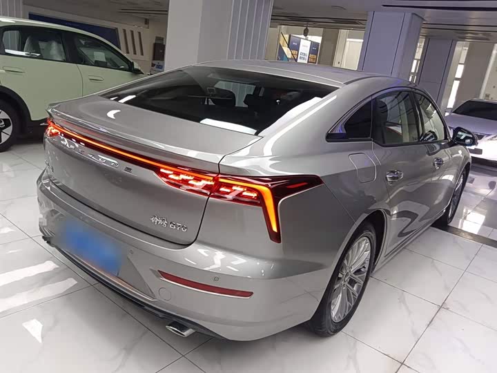 Фото 7 - Bestune B70