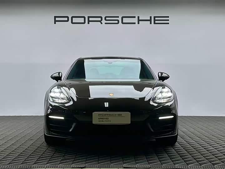 Фото 2 - Porsche Panamera