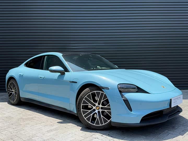 Фото 2 - Porsche Taycan