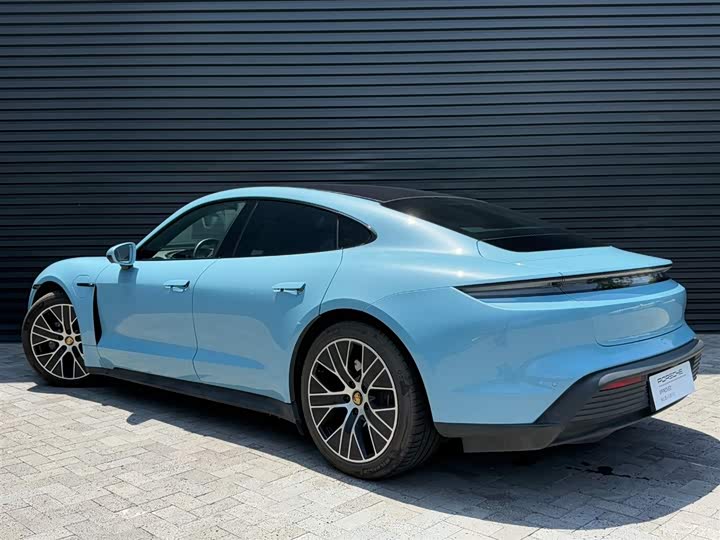 Фото 3 - Porsche Taycan