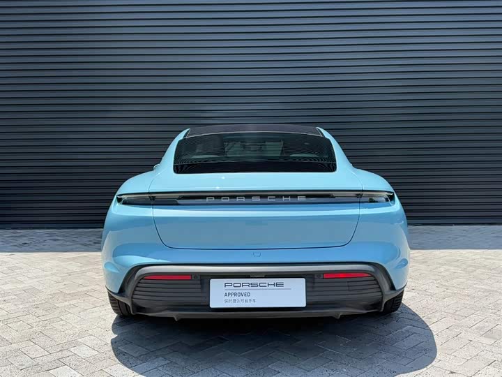 Фото 6 - Porsche Taycan