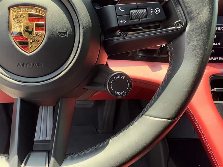 Фото 8 - Porsche Taycan