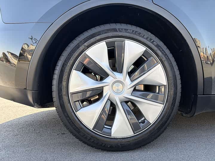 Фото 5 - Tesla Model Y